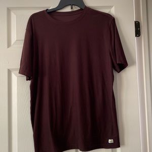Men’s M Vuori Burgundy Stretch T-shirt